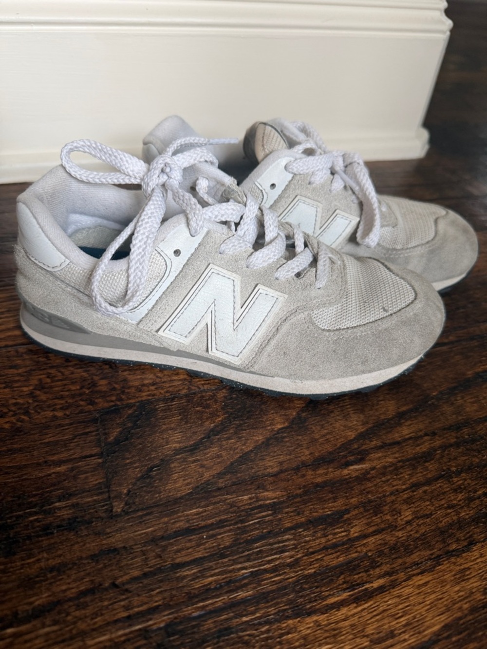 New Balance Kids Light Gray & White Suede classic 574 sneakers